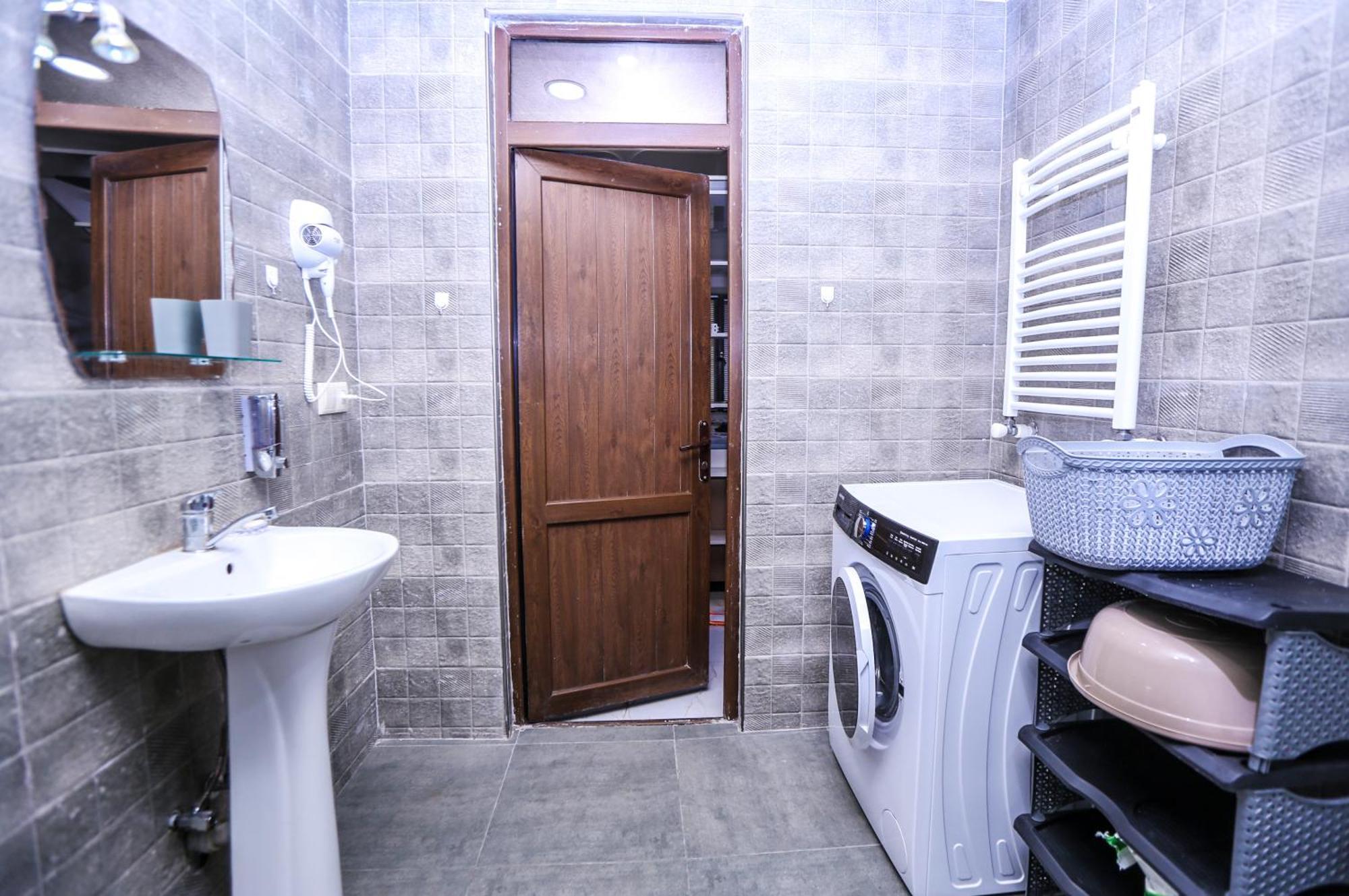 Tbilisi Tower Apartment エクステリア 写真